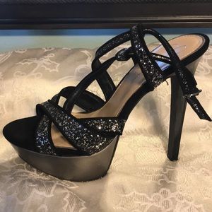 NWOT Jessica Simpson Never Worn Black and Silver